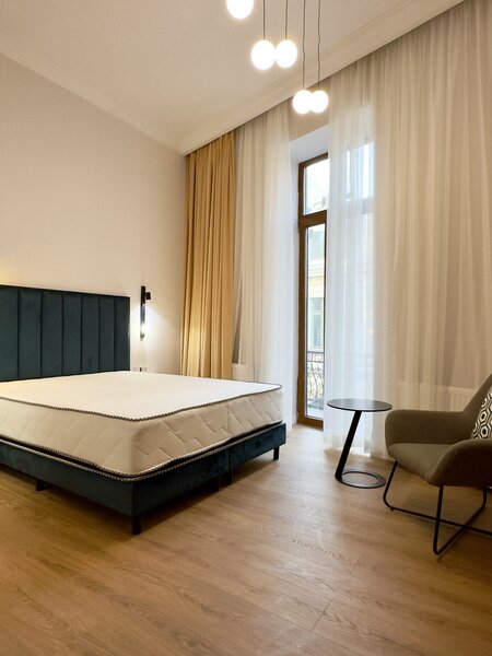 Magheru: 5 camere cu bai proprii-business regim hotelier care deja produce